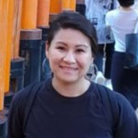 Instructor Lisa Le-Vaughan